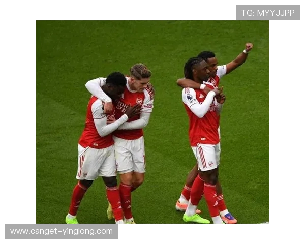 格拉斯纳谈埃泽足总杯进球喜悦与伤心情绪交织全面展现复杂心情态